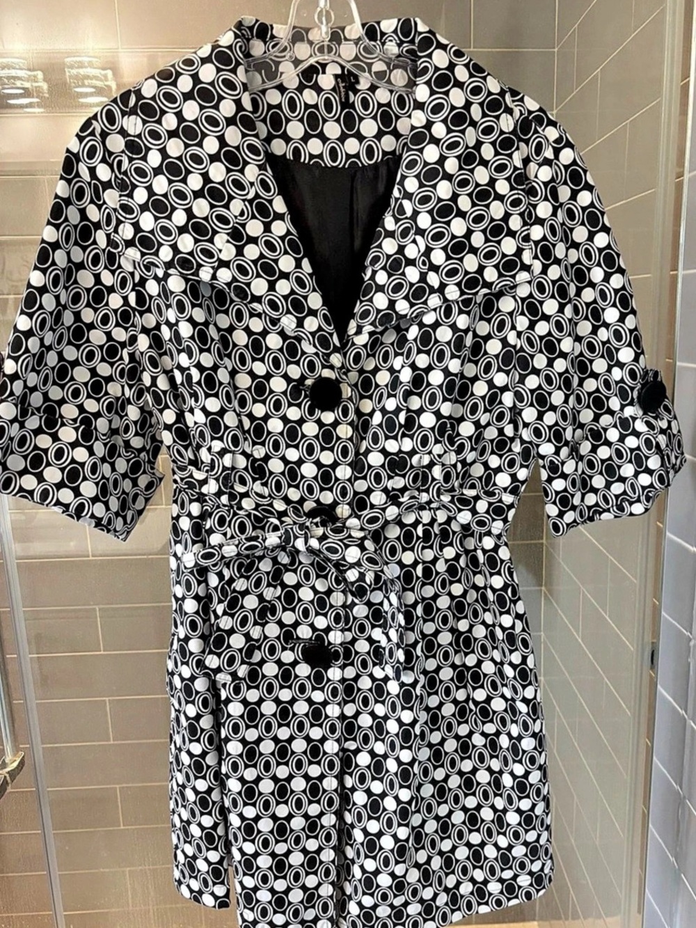 Geometric jacket in Black & White